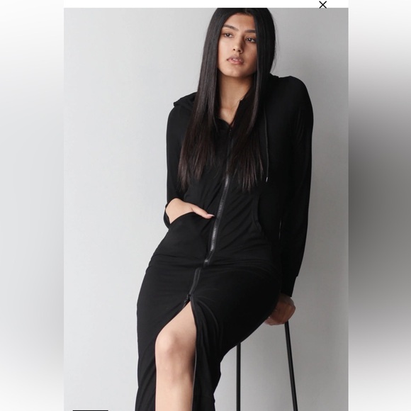 Emmy Deveaux The Long Hoodie - Picture 4 of 16